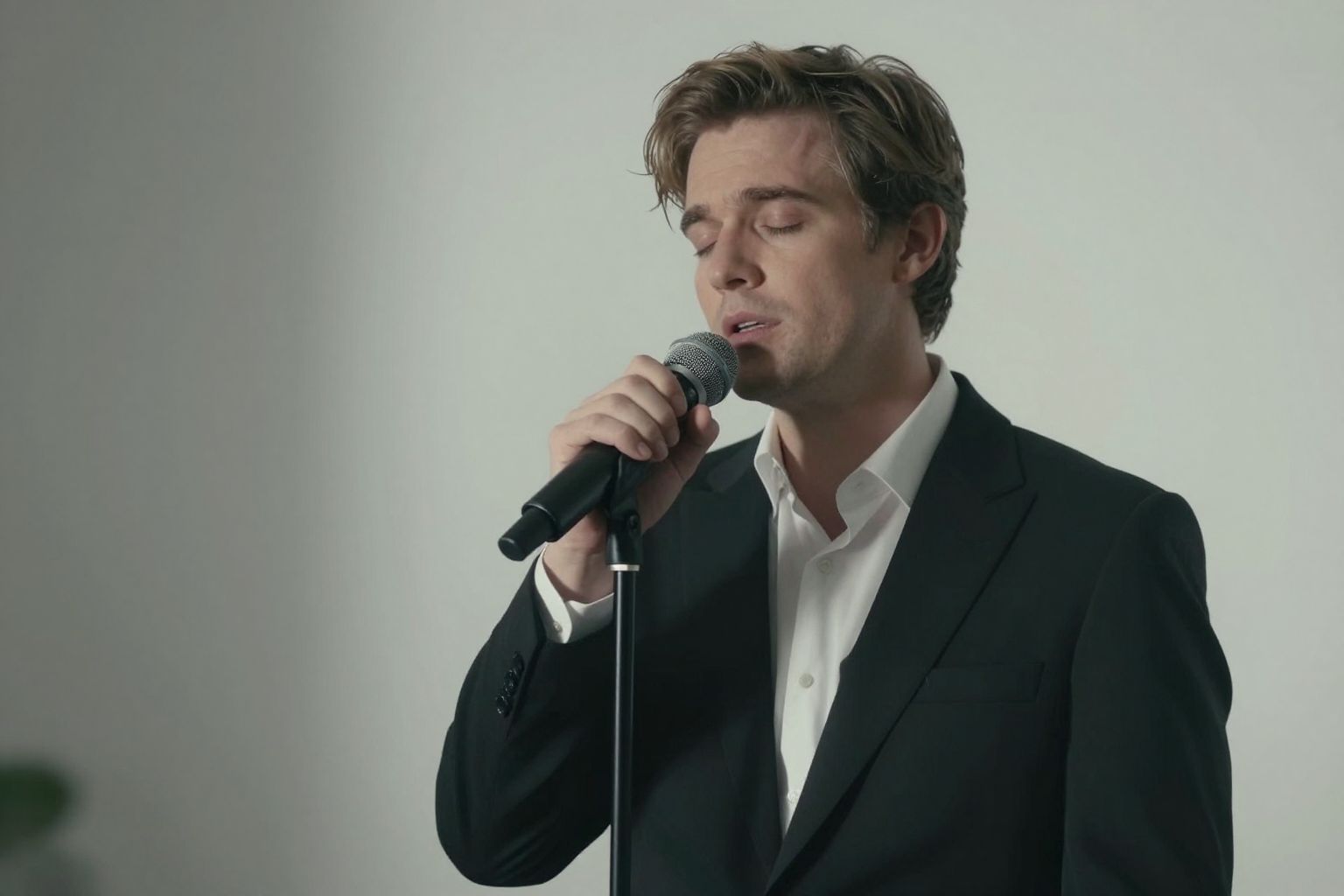 Az énekes haláláról álmodni a múlás szimbolikája, mely az elmúló álmok és az új kezdet titkait rejti.