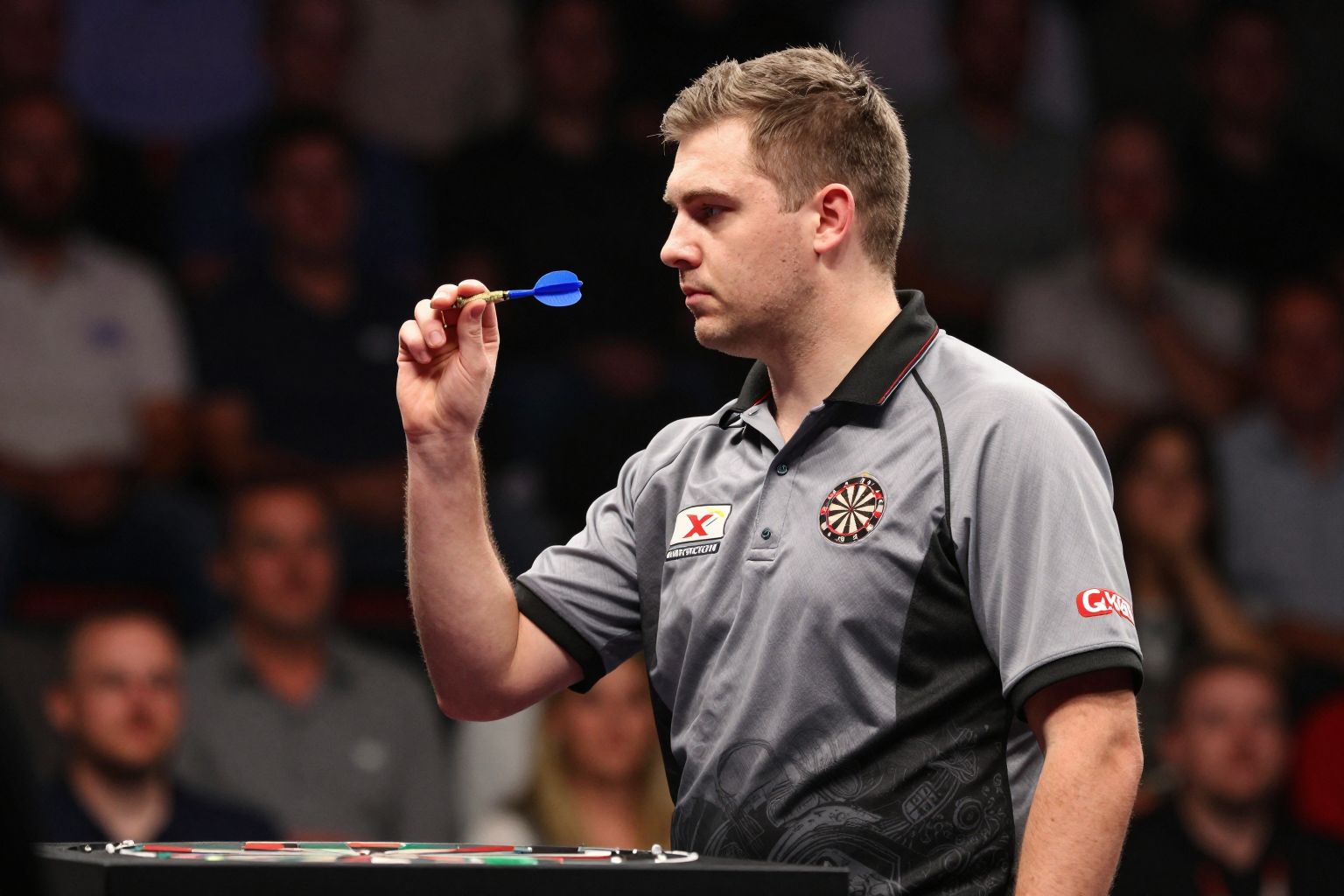 A darts verseny álma a győzelem ígéretét hordozza, ahol a bátorság és a szenvedély együtt szárnyal.